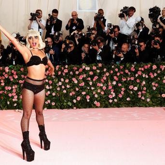 Lady Gaga Met Gala 2019 žena