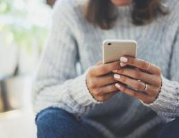 sociální média, žena