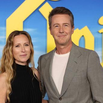 Edward Norton s manželkou Shaunou Robertsonovou