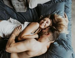 Sex, láska, vztahy, postel, milování, pár,