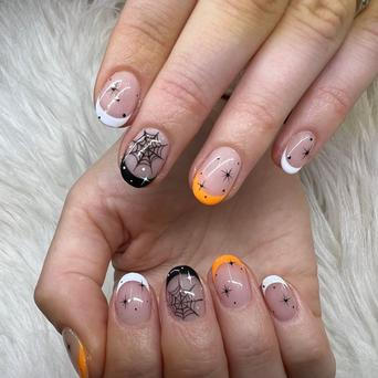 Halloween nail art
