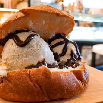 brioche con gelato