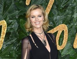 eva herzigova, zena