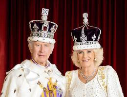 král Karel III. a královna Camilla