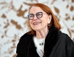 Iva Janžurová