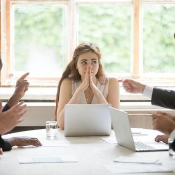 Průser, Studeník, chyba, práce, porada