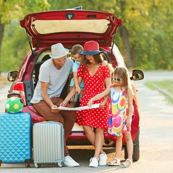Rodina cestování v autě