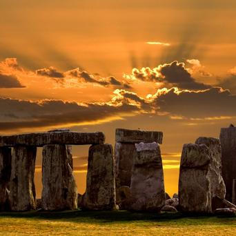 Stonehenge, hlavní fotka, žena.cz