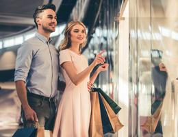 pár ve městě_zena