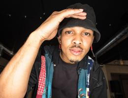 Zpěvák Ben Cristovao, portrét