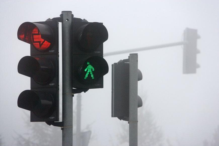 Lidé si zkoušejí přechod bez zraku, petice žádá návrat semaforů na Strossmayerově náměstí