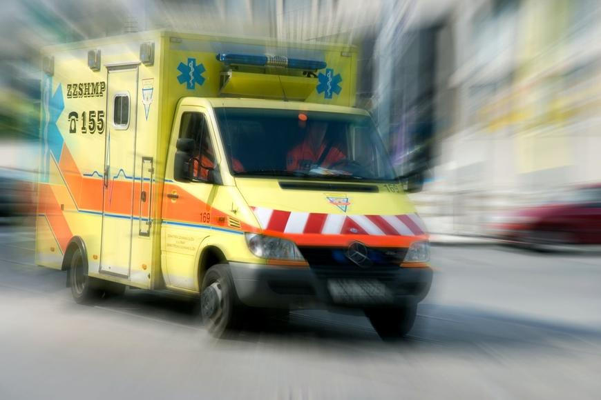 Britská policie zadržela dva muže kvůli útoku na sanitky židovské organizace