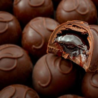 pralinky, žena