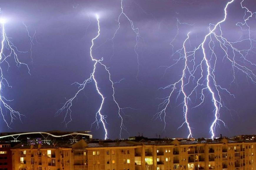 V sobotu se v Česku objeví bouřky, mohou padat i kroupy. Kde hrozí nejvíce?