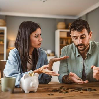 finance peníze rozpočet účet úspory dluh výplata ilustrace