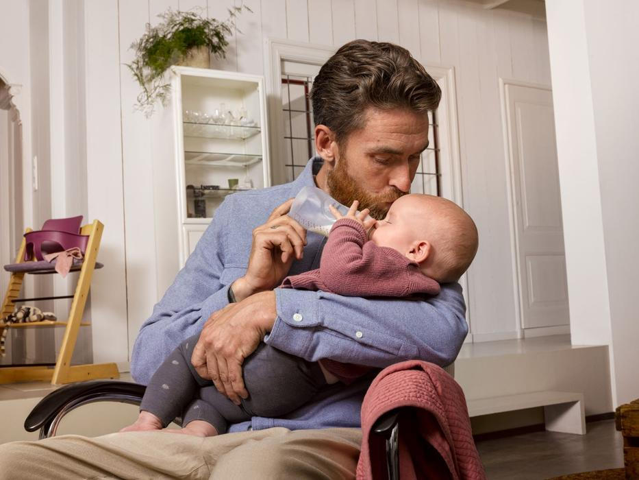 Otec s miminkem