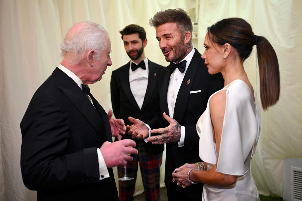 Victoria Beckham, David Beckham s králem Karlem III.