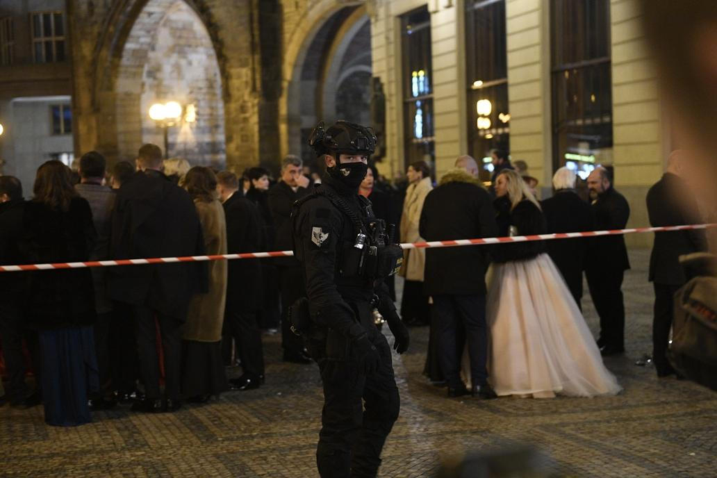 Policejní zásah v Obecním domě