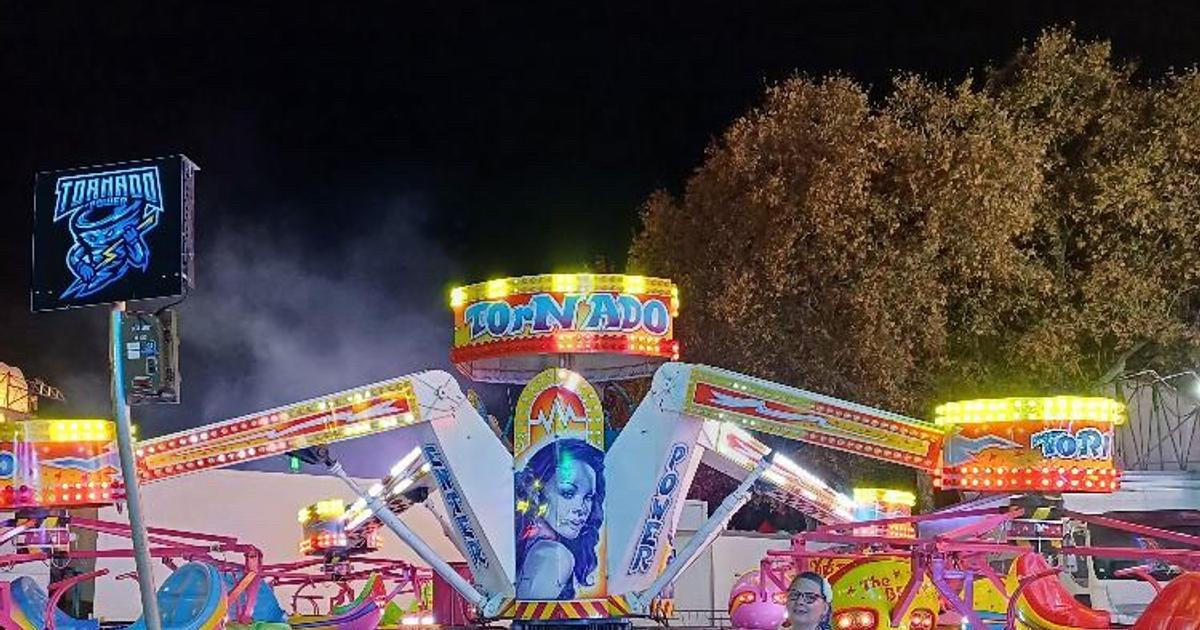 Žena se provdala za pouťovou atrakci