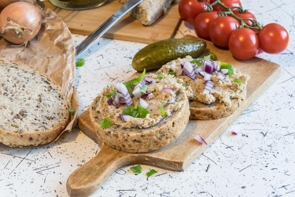 Pomazánka s pečivem