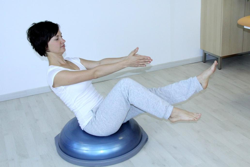 Cvičení: trénink spodních břišních svalů