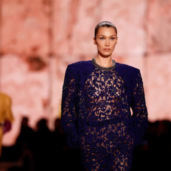 Bella Hadid pro Saint Laurent