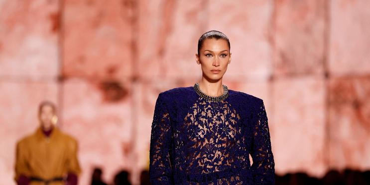 Bella Hadid pro Saint Laurent