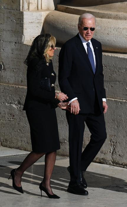 Pohřeb papeže Františka: Jill a Joe Bidenovi