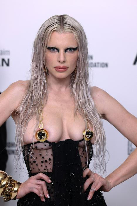 Julia Fox