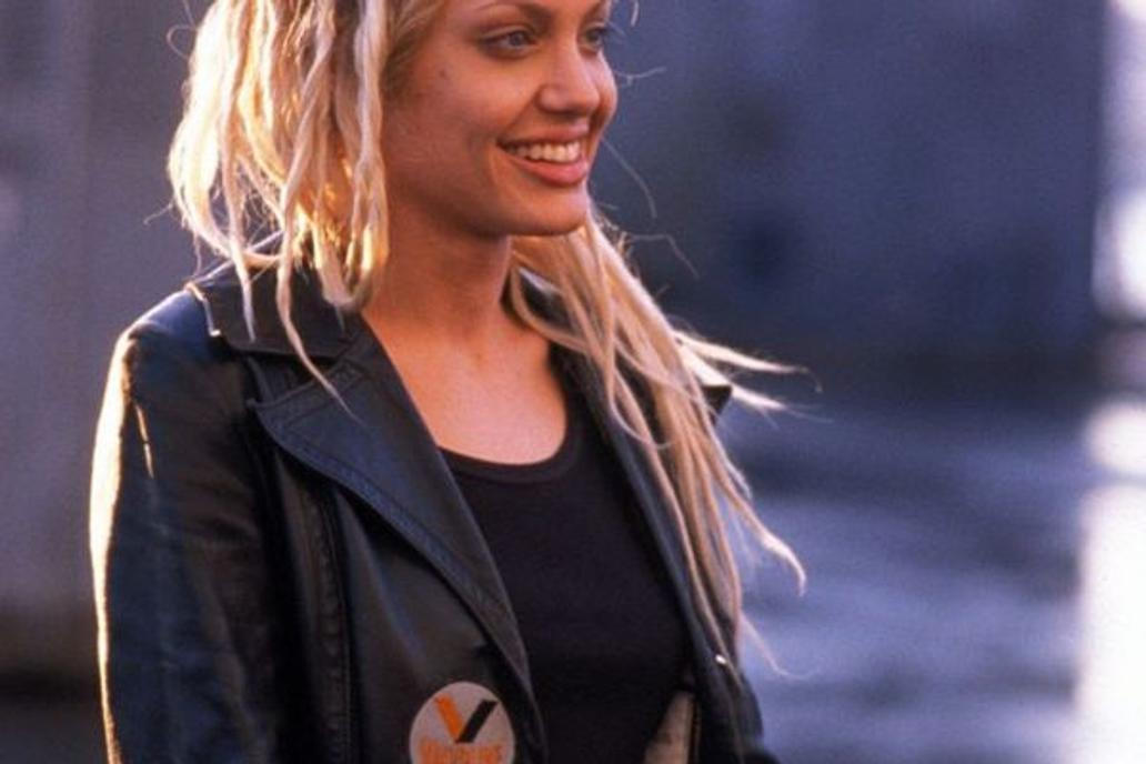 Angelina Jolie, 60 sekund