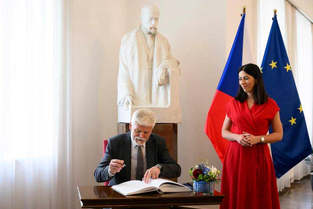 Prezident Petr Pavel a předsedkyně Poslanecké sněmovny Markéta Pekarová Adamová (TOP 09)