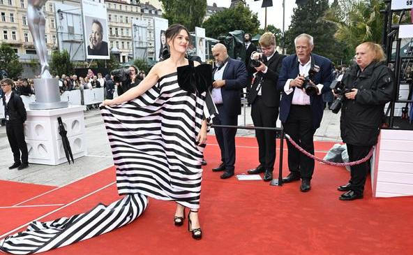 MFF Karlovy Vary: Klára Issová