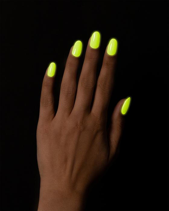 Neonová manikúra
