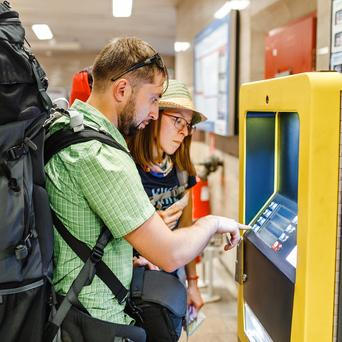 Výběr hotovosti z bankomatu