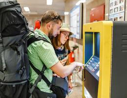 Výběr hotovosti z bankomatu