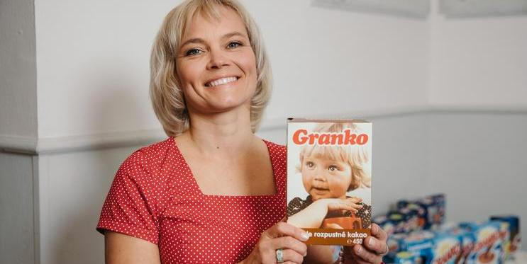 Na vůbec prvním obalu Granka byla zachycena tehdy dvouletá Veronika Fojtů, jejíž dětská tvář zůstala v paměti mnoha generací.