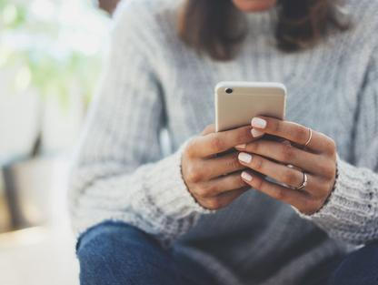 sociální média, žena