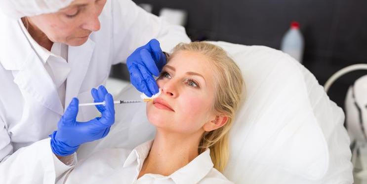 Aplikace botulotoxinu