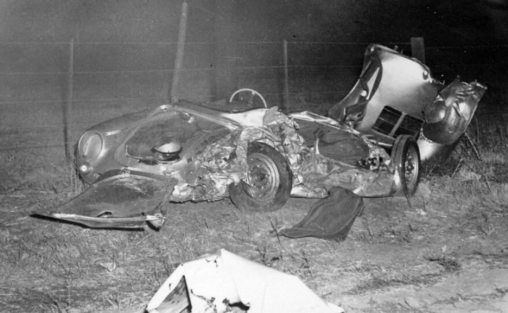 Deanovi bylo pouhých 24 let. Jeho tragická smrt šokovala fanoušky po celém světě a učinila z něj legendu.