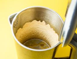 Vodní kámen ve varné konvici