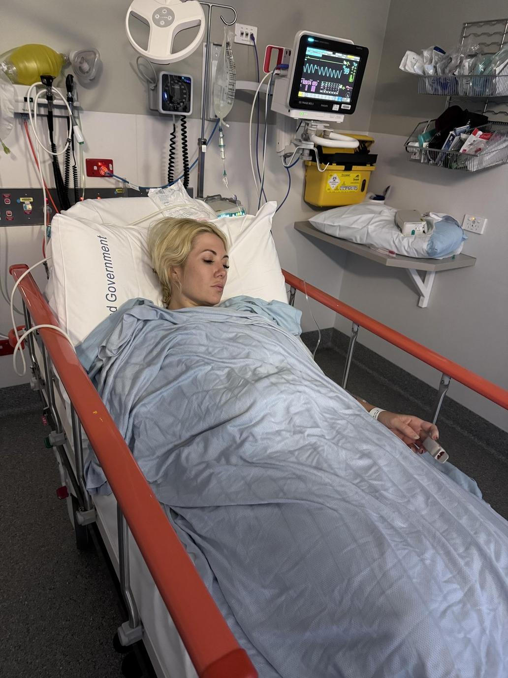 Carly Electric po zásahu bleskem Carly Electric po zásahu bleskem