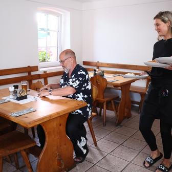 Ano, šéfe - 1. díl Ořechovka