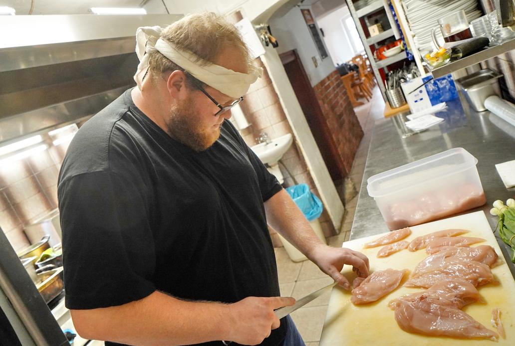 Ano, šéfe - 1. díl Ořechovka