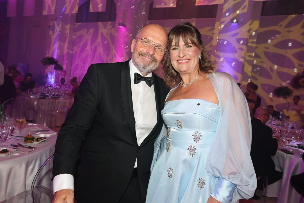 Zdeněk Pohlreich s manželkou na společenské události Ples jako Brno v Brněnské galerii Vaňkovka.