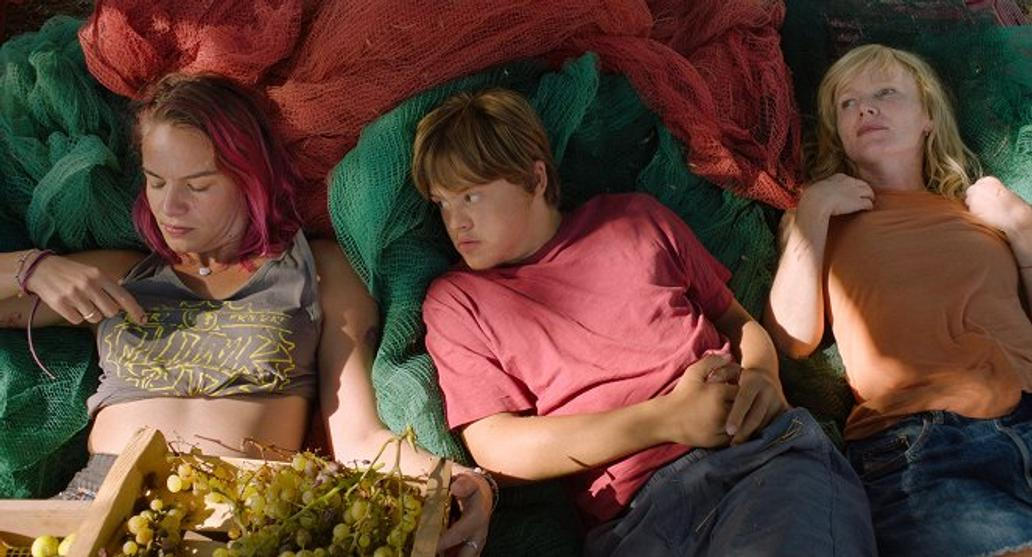 Juliana Oľhová, David Vodstrčil a Aňa Geislerová v road show Karavan