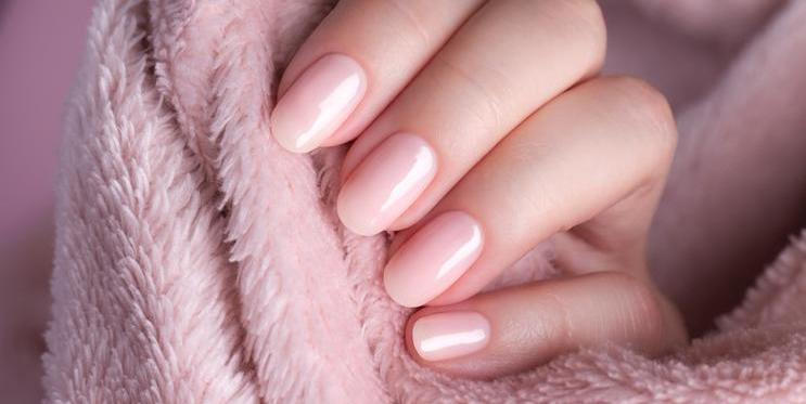 Růžová manikúra