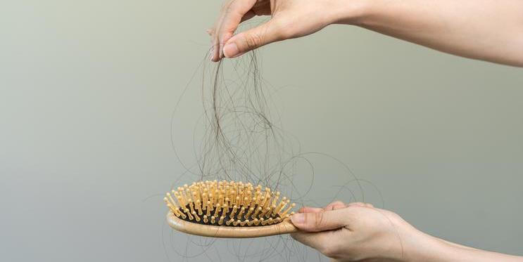 Řídnutí vlasů může avizovat problém s ledvinami