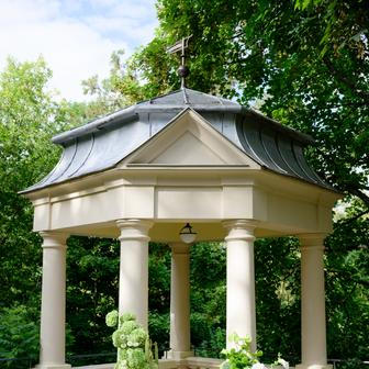 Svatba návrhářky Debbie Brown