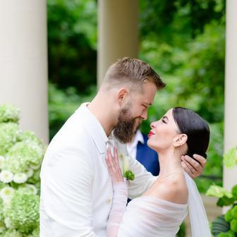 Svatba návrhářky Debbie Brown