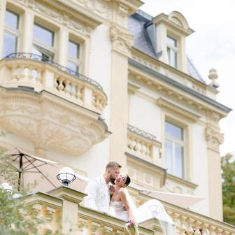 Svatba návrhářky Debbie Brown